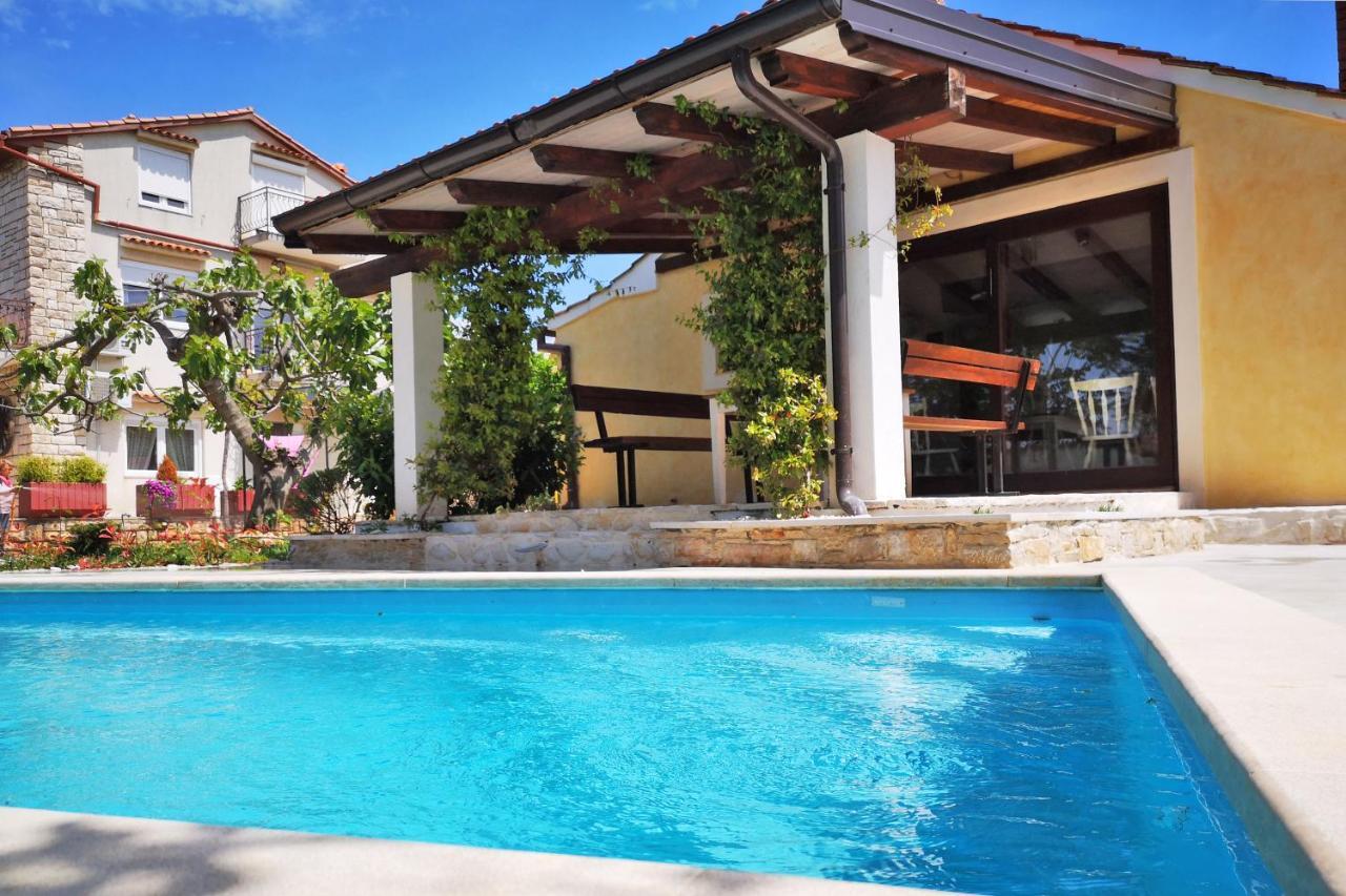 Villa Rustic House With Private Swimming Pool Pola Esterno foto